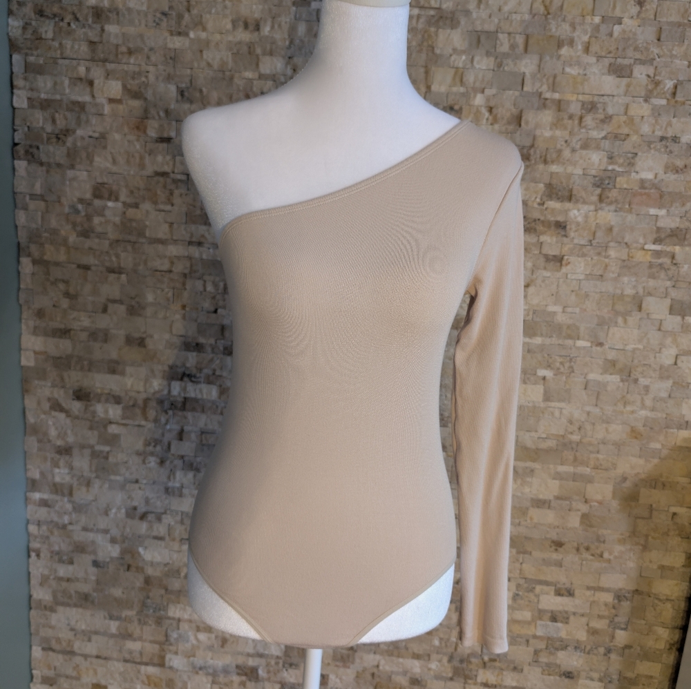 One Shoulder Ribbed Knit Long Sleeve Bodysuit Size S Beige Cream Neutral Glam